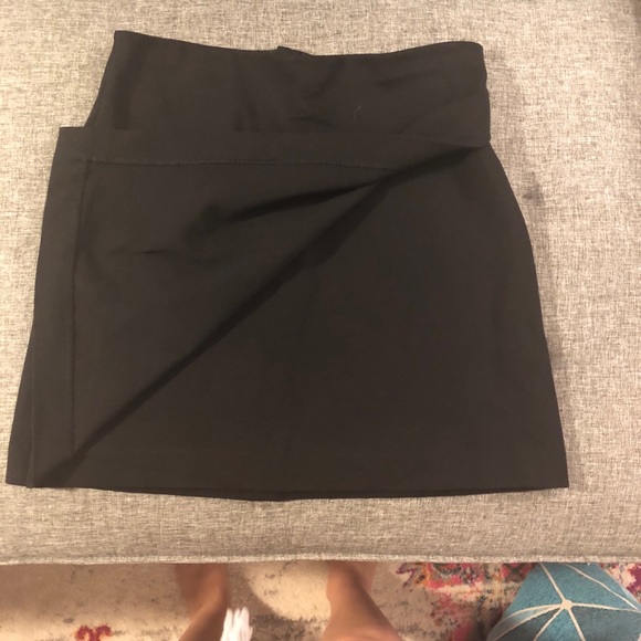Ann Taylor black mini skirt - Picture 2 of 5